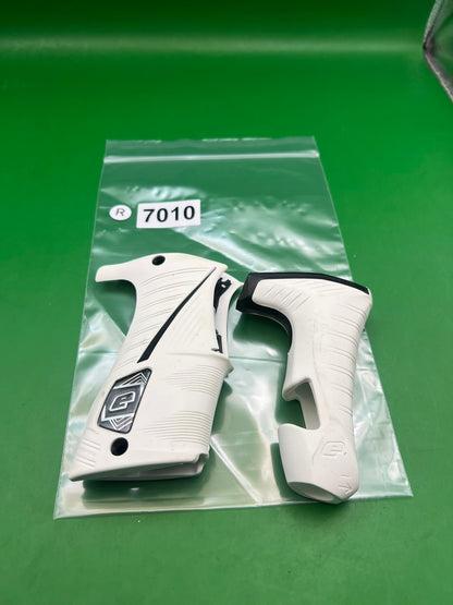Planet Eclipse Ego / ETEK Grip Panel Set White Black