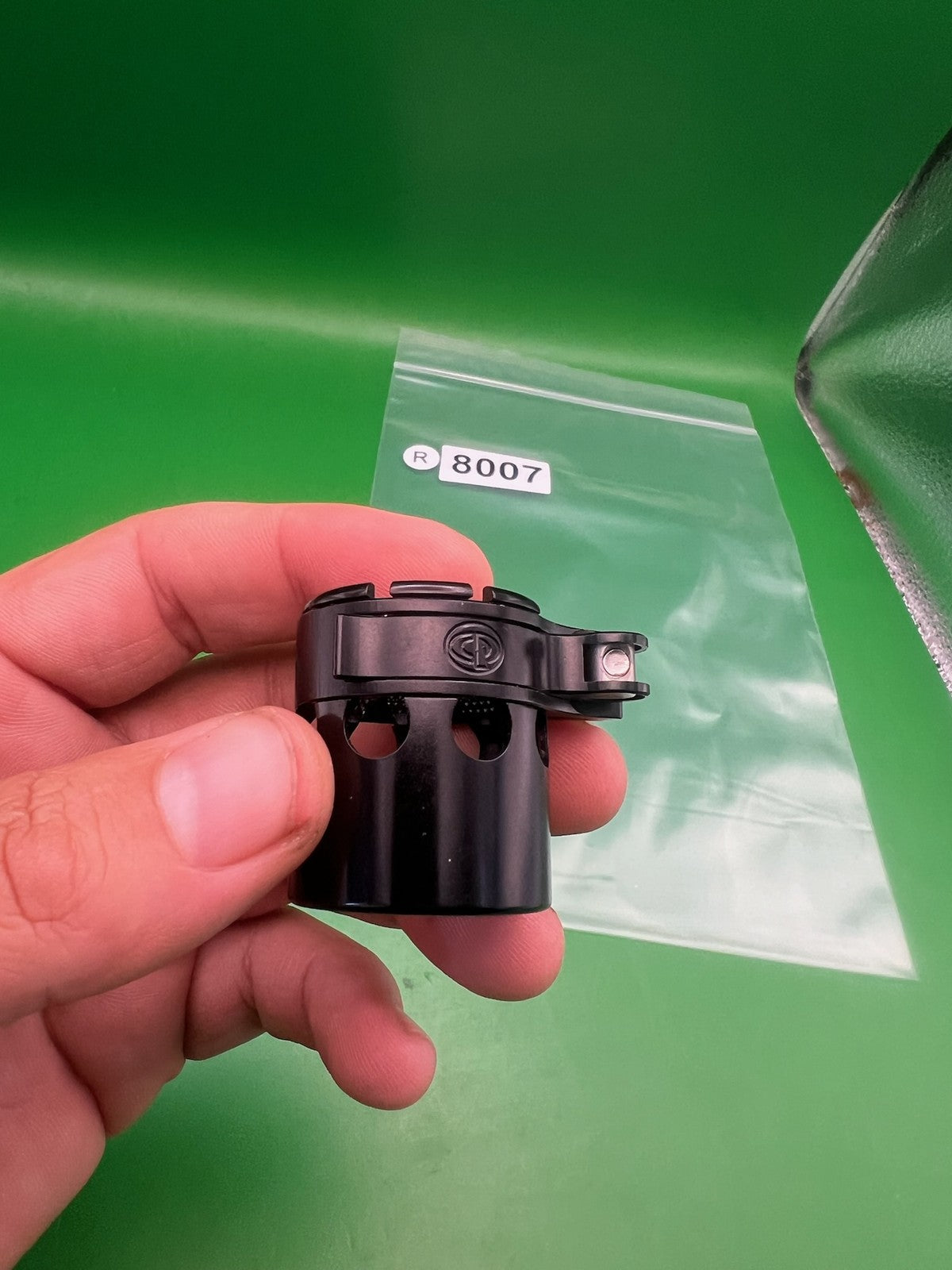 Autococker Clamping Feedneck