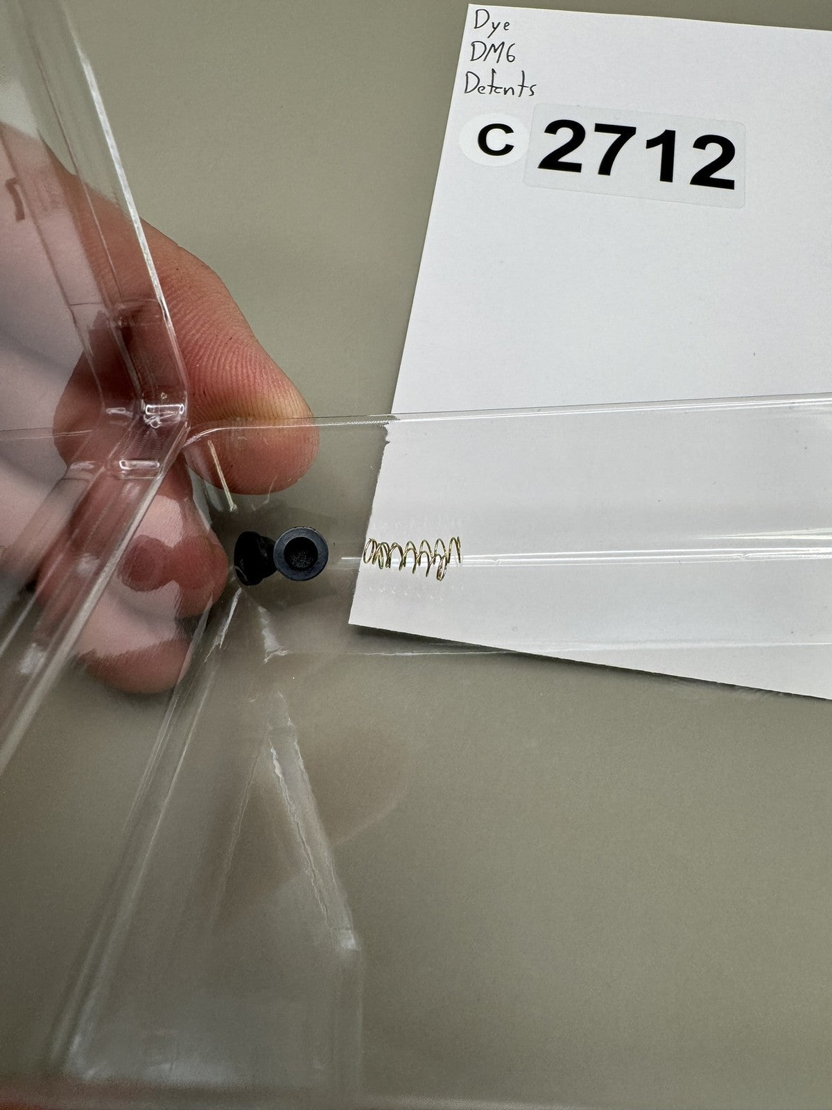 Dye DM6 Detents