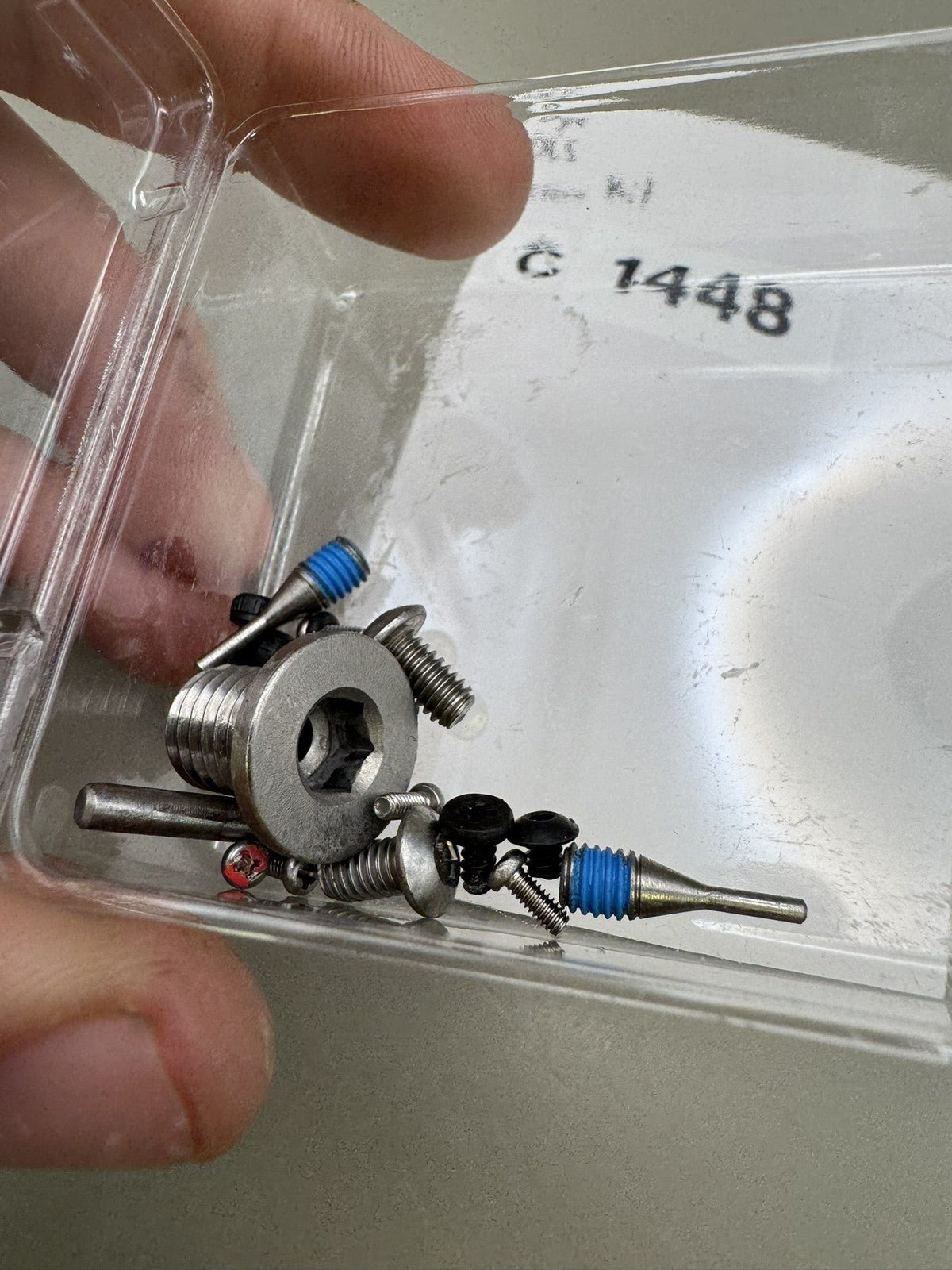 Dye DLS Screw Kit
