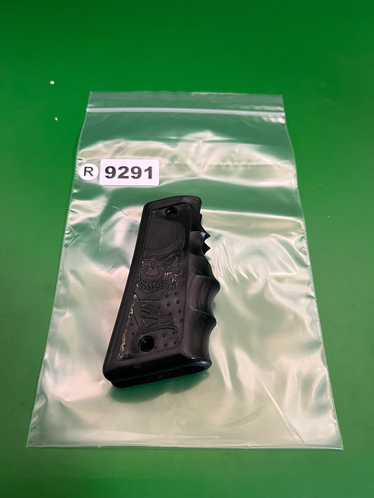 Bob Long 1911/45 Style Skull Grip Panels Black Split Grips