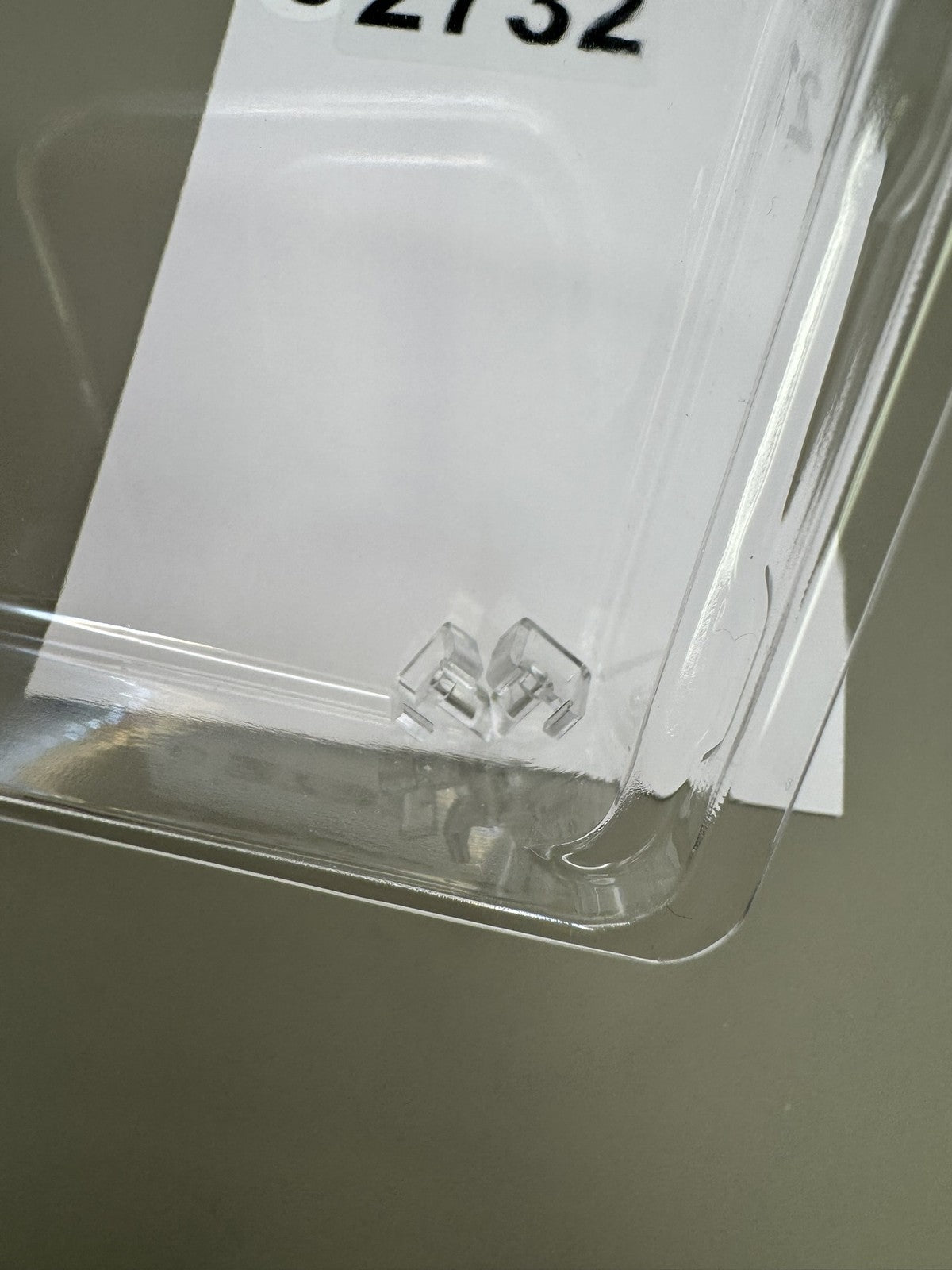 Dye DM6 Eye Retainers