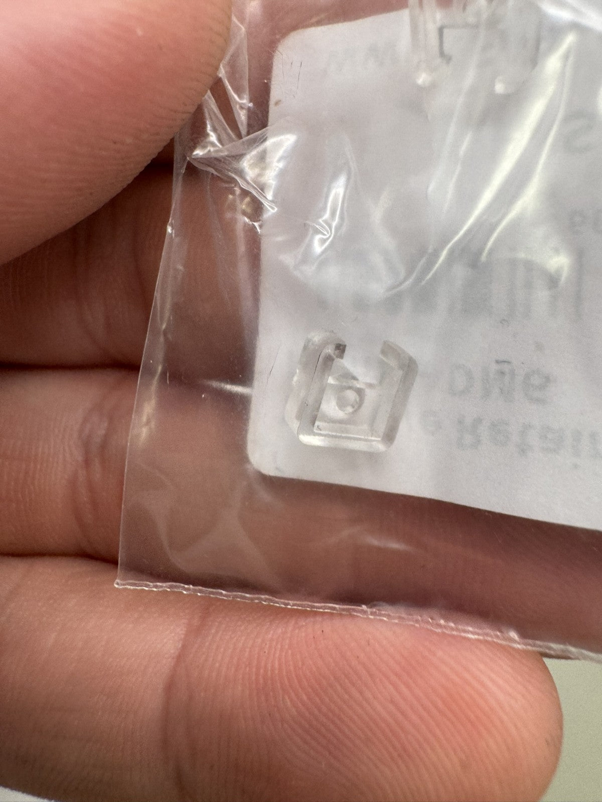 Dye DM6 Eye Retainers