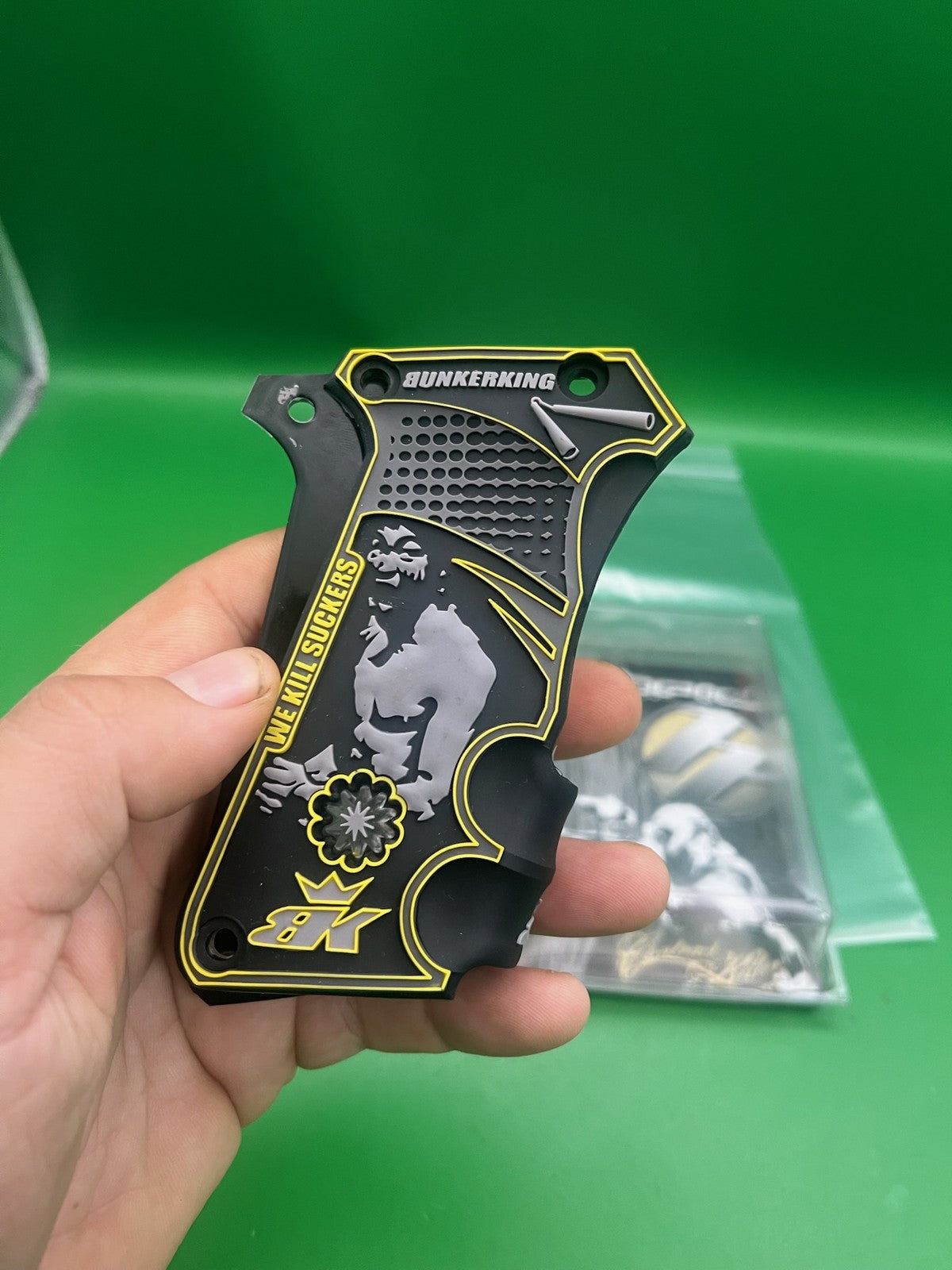 Bunkerking Hybrid Contract Killer Dye DM Grips Black Yellow We Kill Suckers