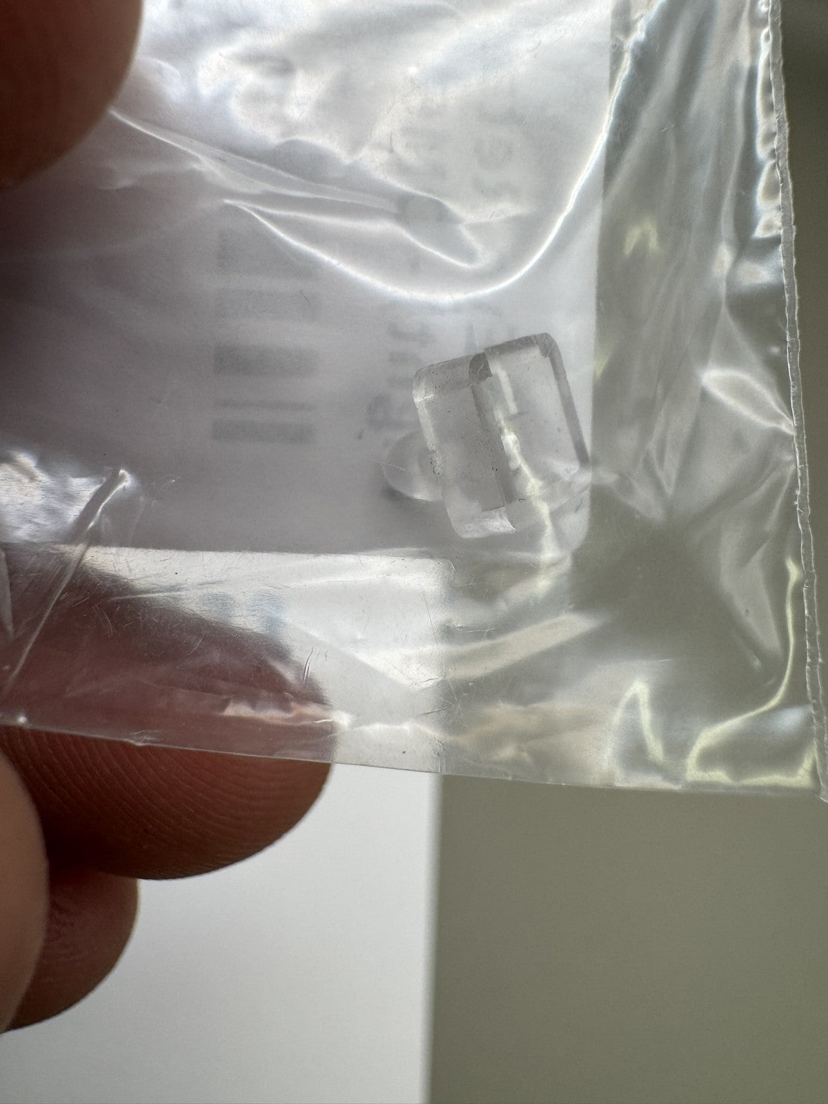Dye DM6 Eye Retainers