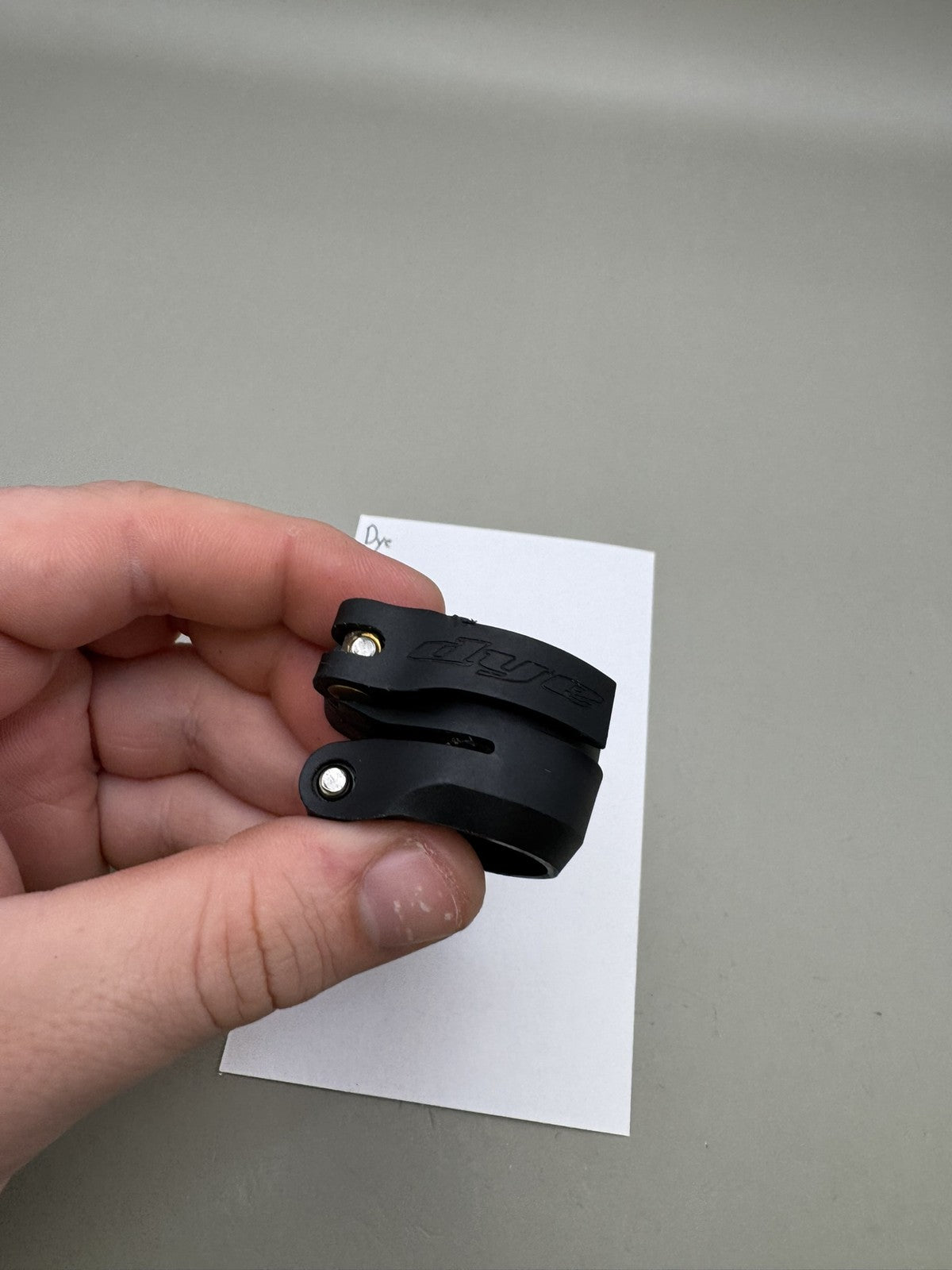 Dye Rize Feedneck