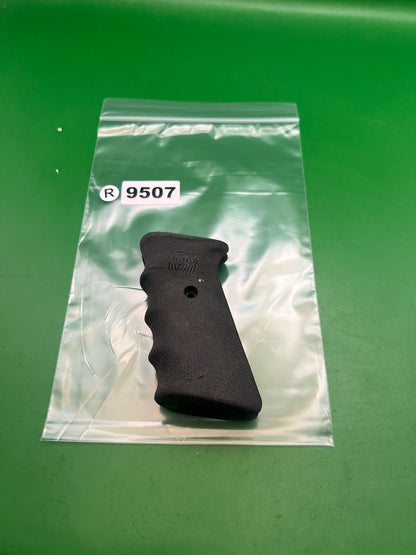 AGD Automag Single Hole Grip Panels Black Textured Rubber Classic