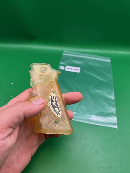 Dye Style Sticky Grips Clear Amber Single Panel Paintball