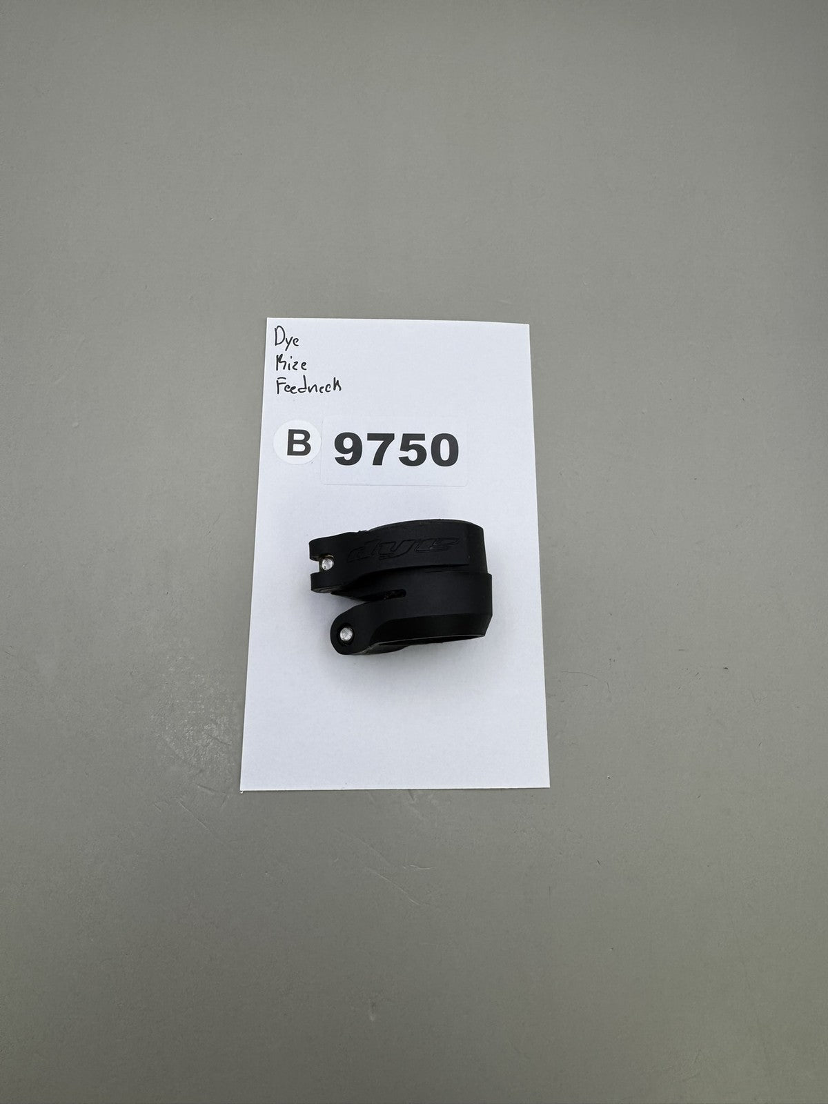 Dye Rize Feedneck