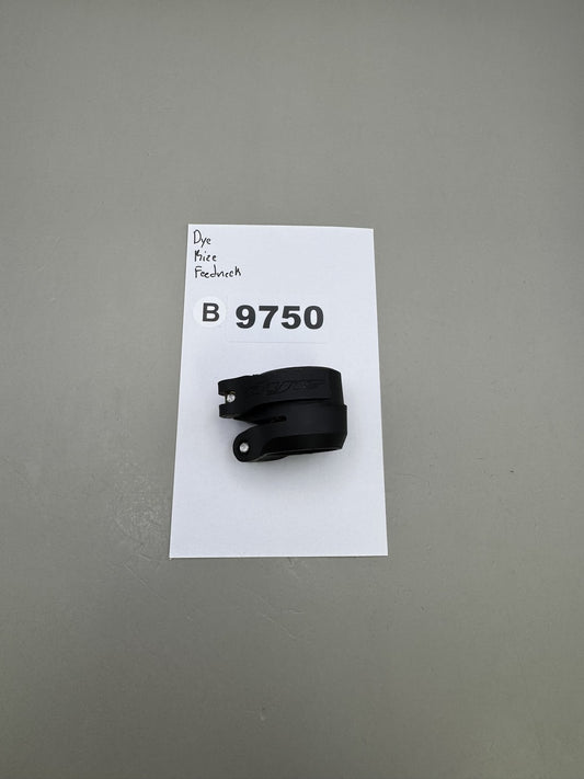 Dye Rize Feedneck
