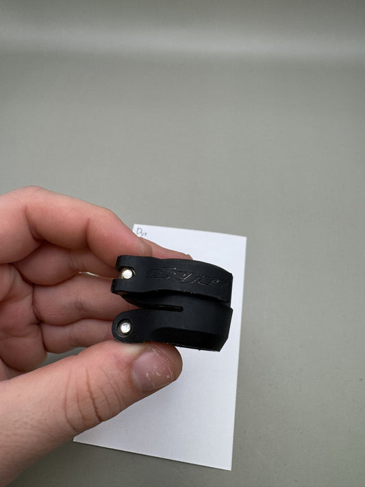 Dye Rize Feedneck