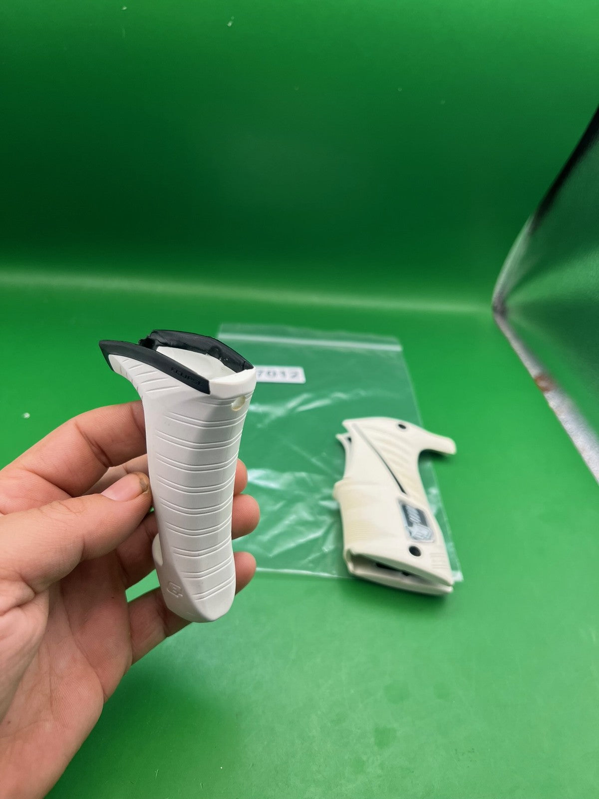 Planet Eclipse Ego Lv1.6 Grip Panels White Black