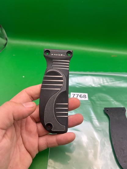 06 Speed 90* Grips
