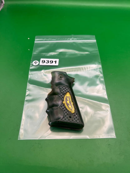 Dye 45 Style Sticky Grips Black Rubber Wrap Around Panels Yellow Logo