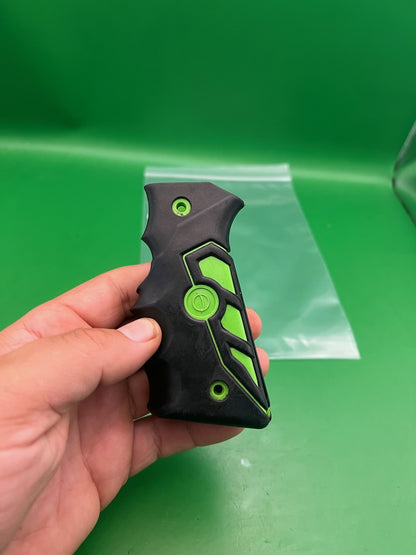Smart Parts 1911/45 Style Shocker Paintball Grips Black Green