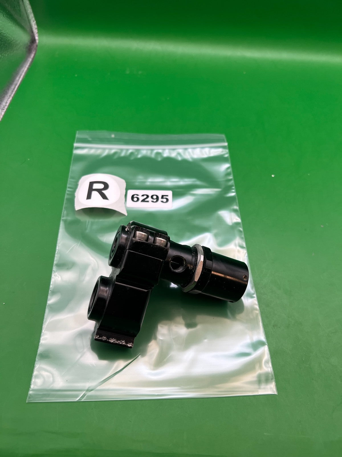 Smart Parts Max Flo For Parts - used paintball regulator - black/silver