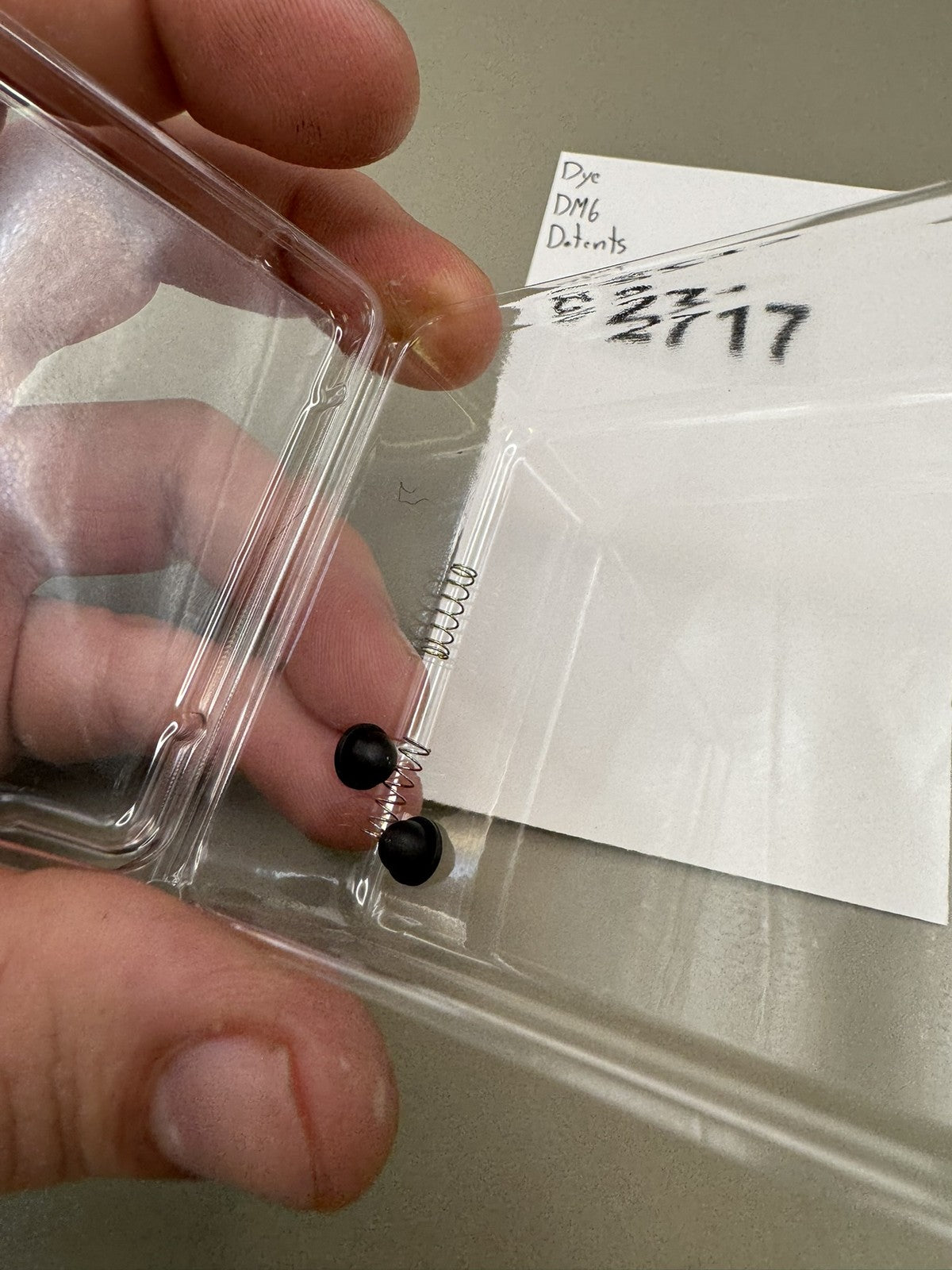 Dye DM6 Detents