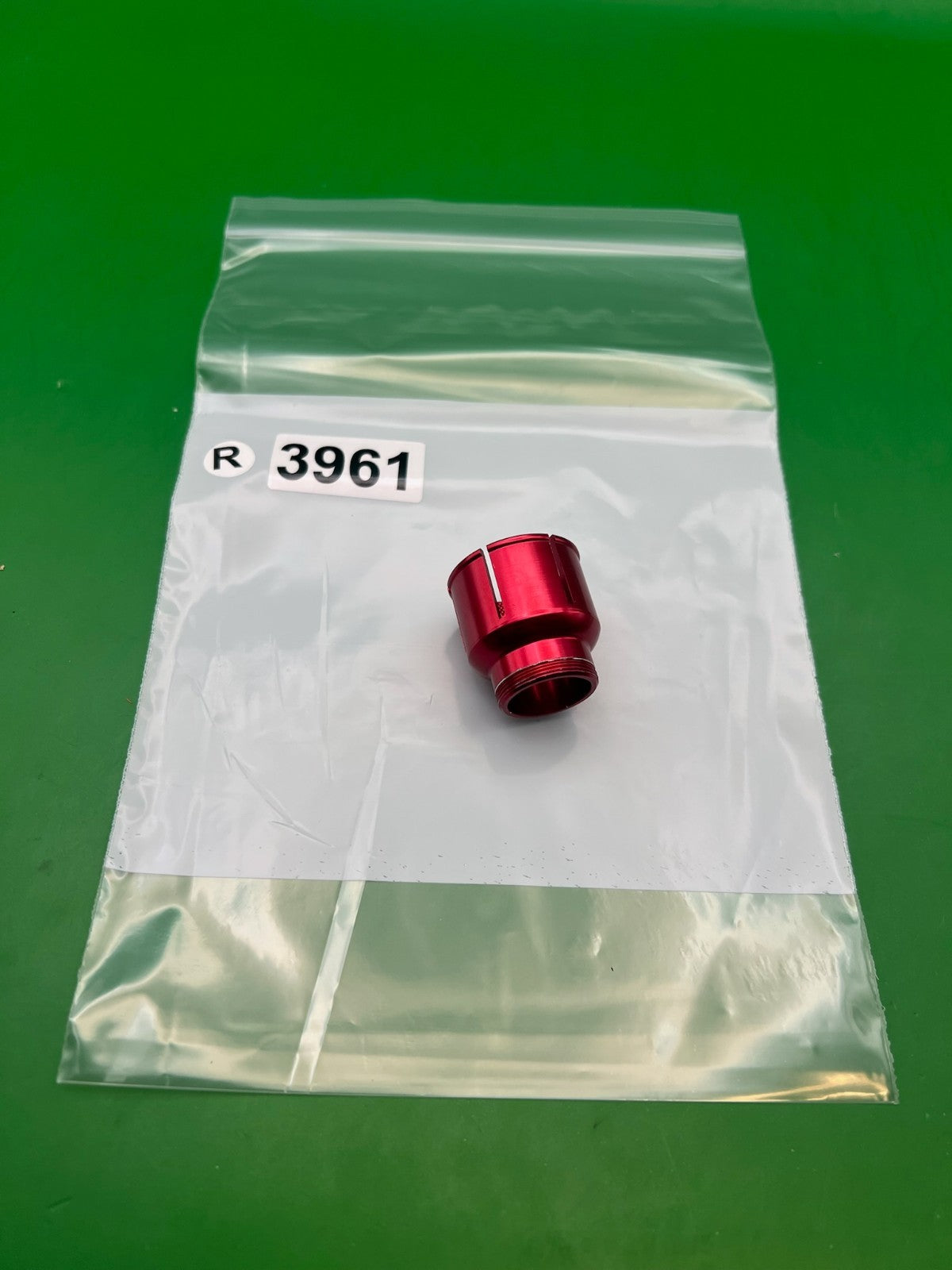 Low rise ref feedneck