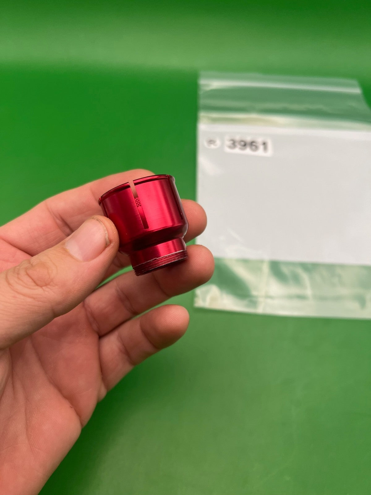 Low rise ref feedneck