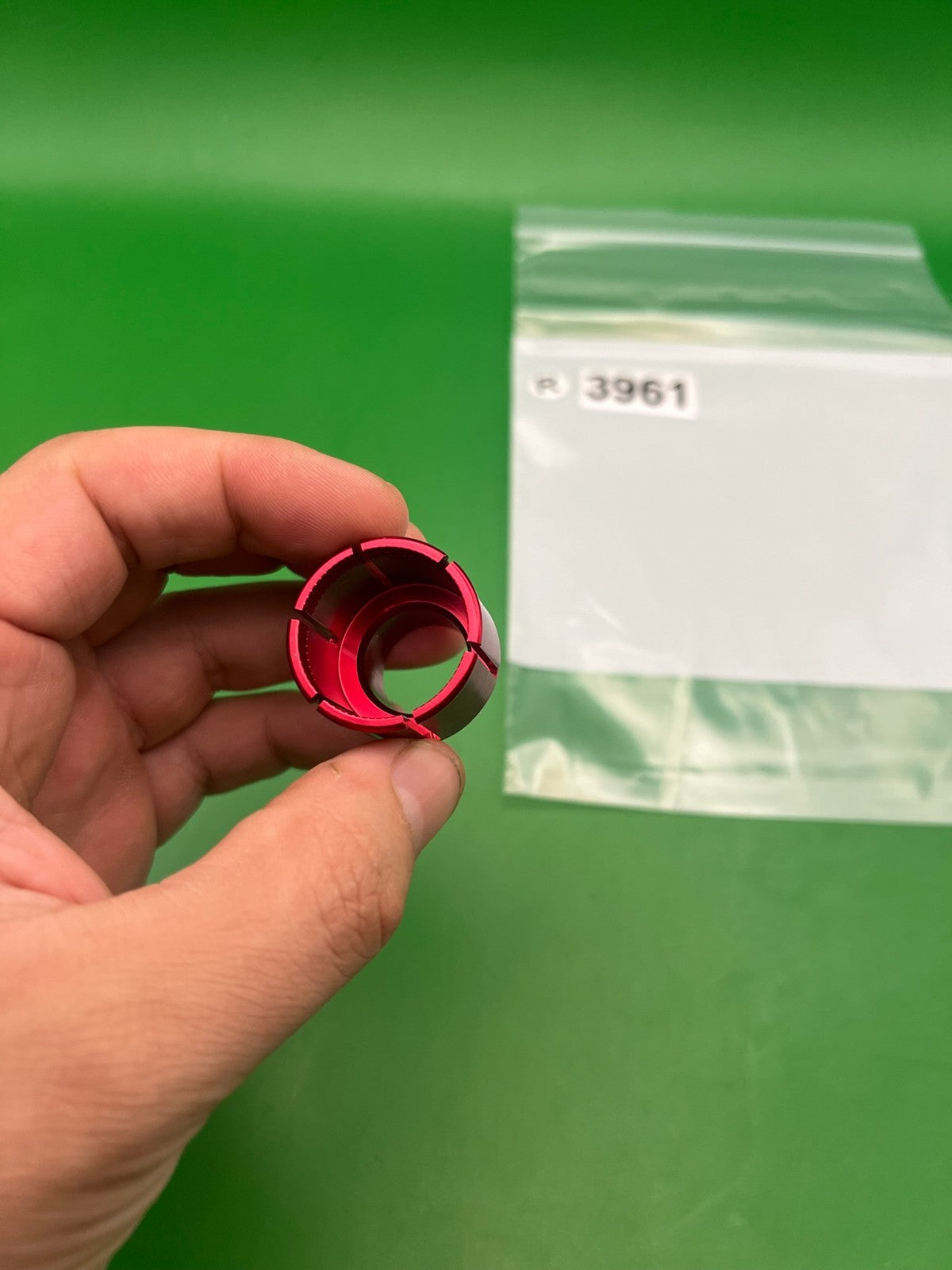 Low rise ref feedneck