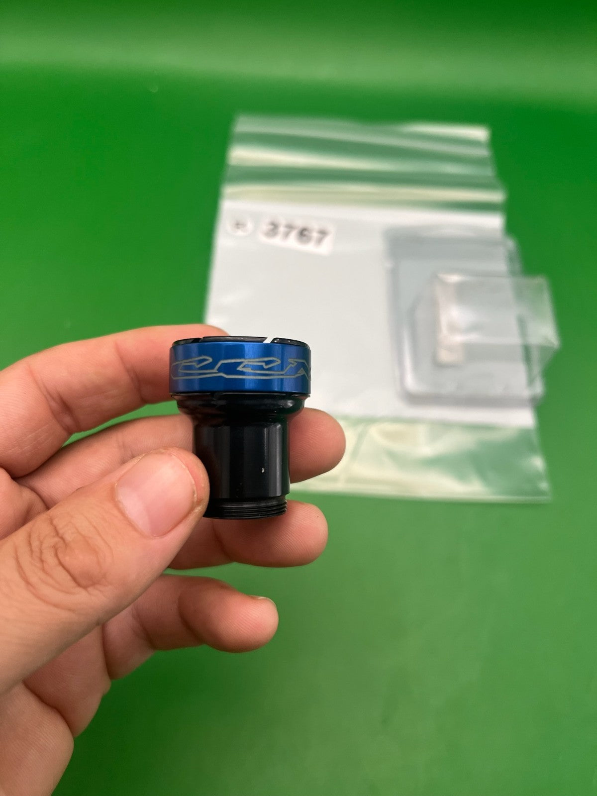 CCM Feedneck Angel Thread