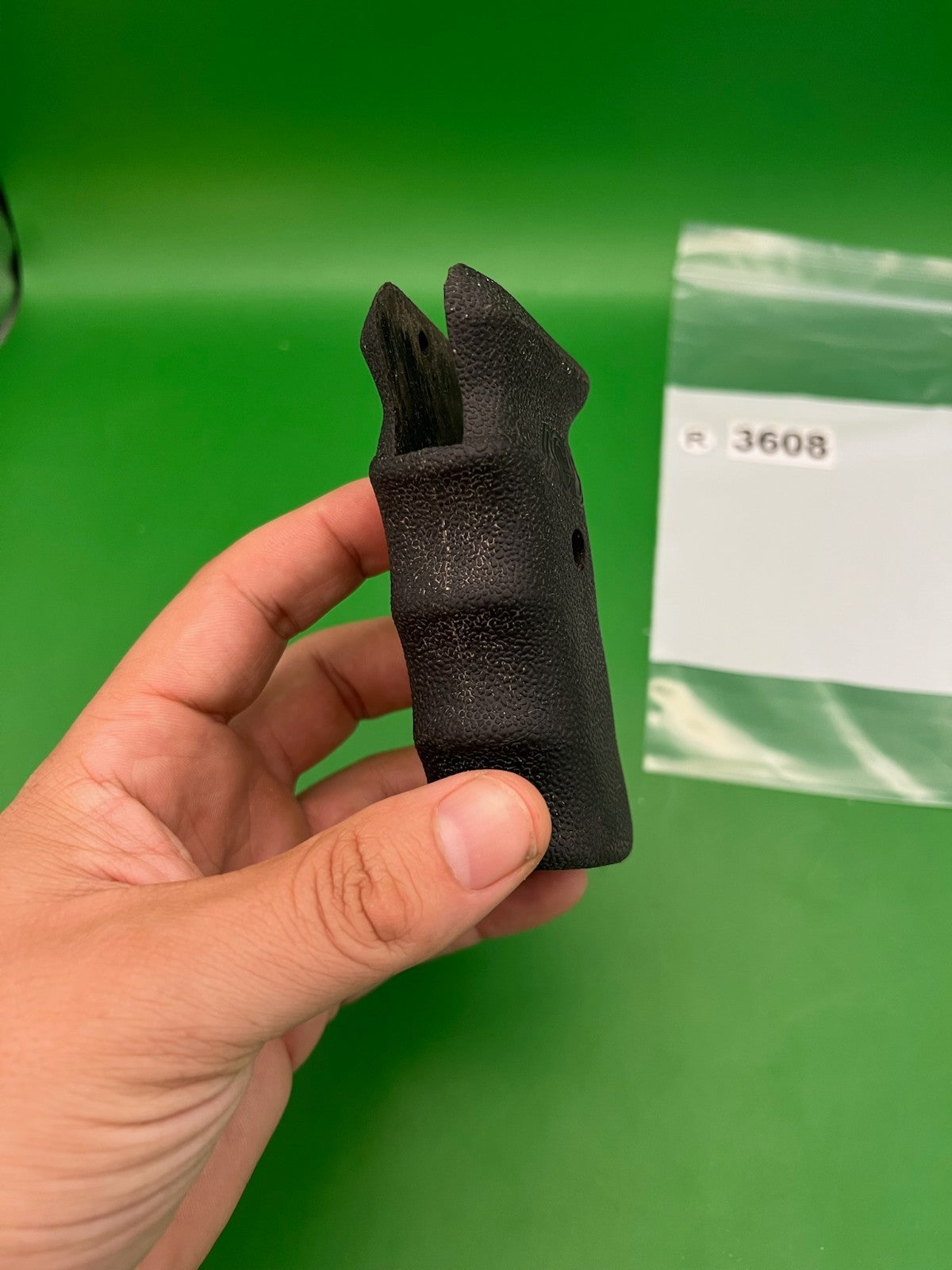 Automag Grips Single Hole