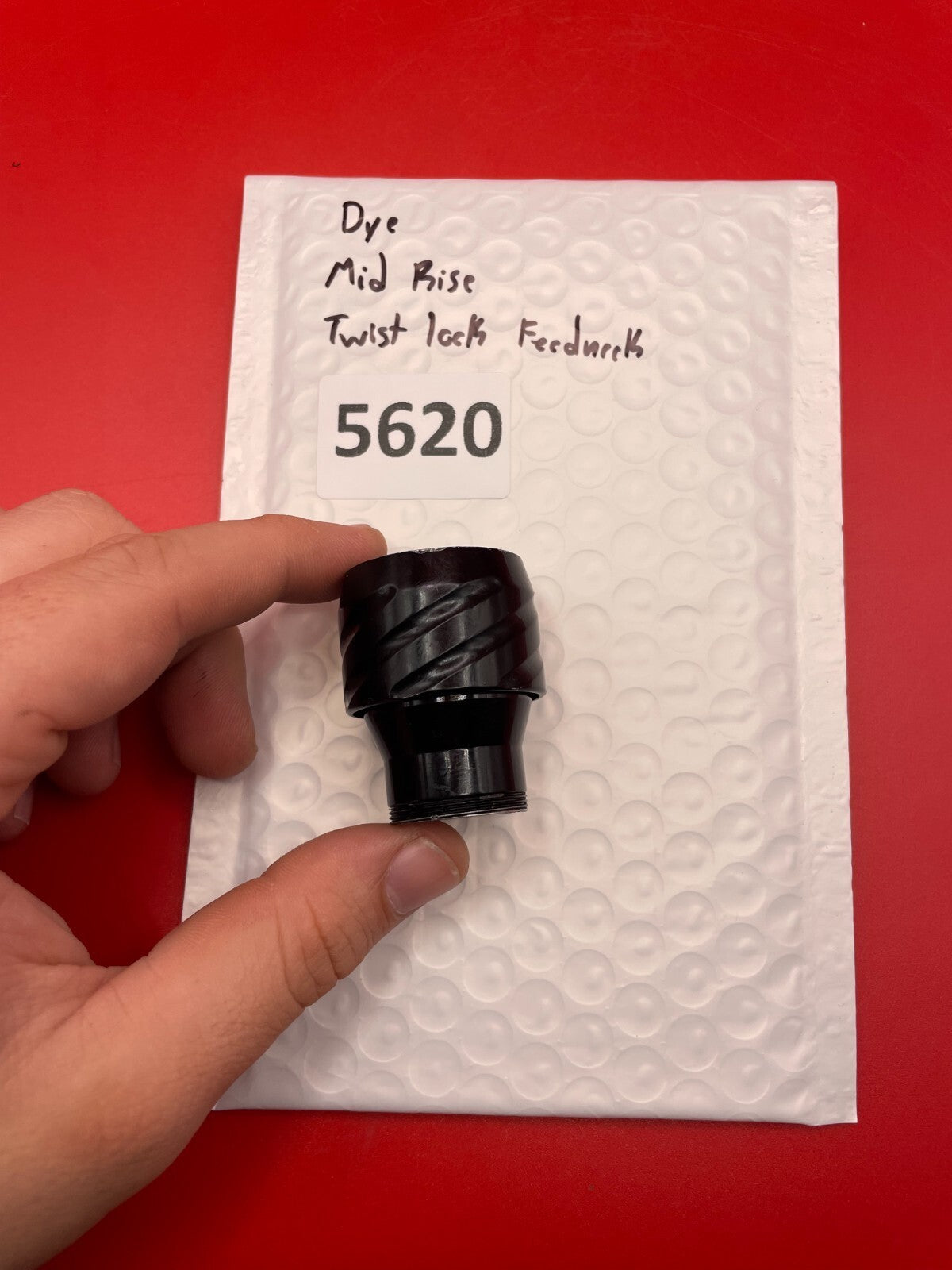 Dye Mid Rise Twist lock Feedneck