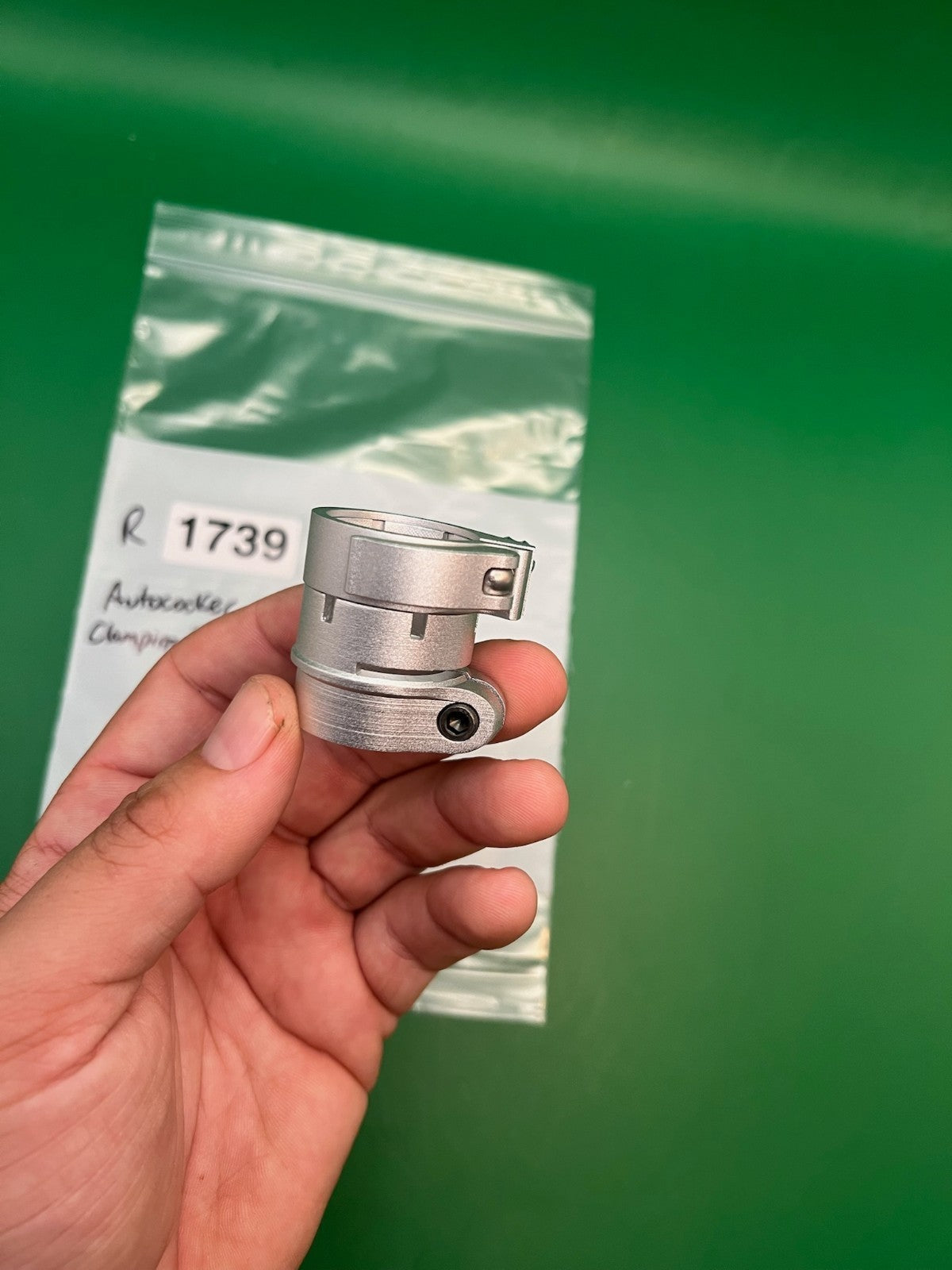 Autococker Clamping Feedneck