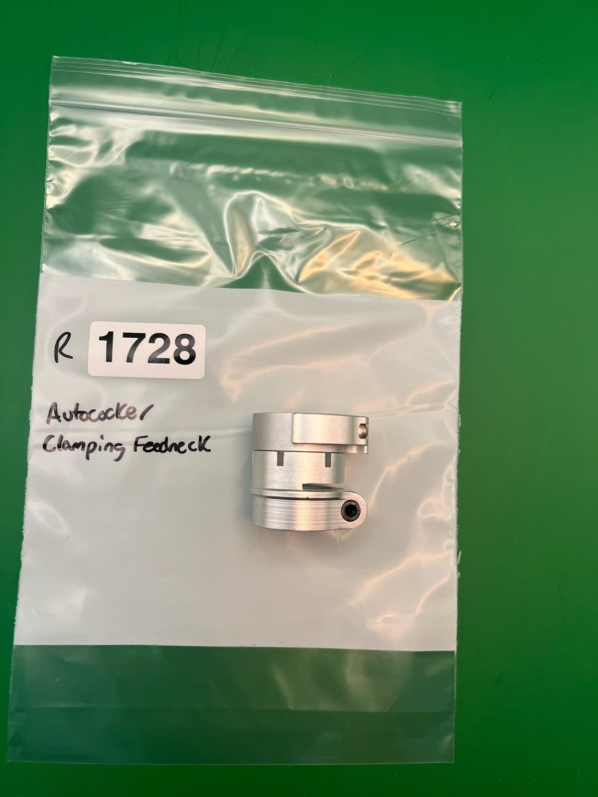 Autococker Clamping Feedneck