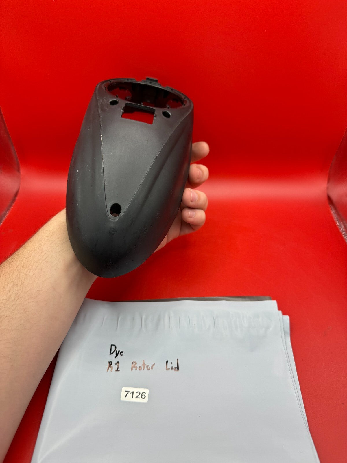 Dye R1 Roter Lid