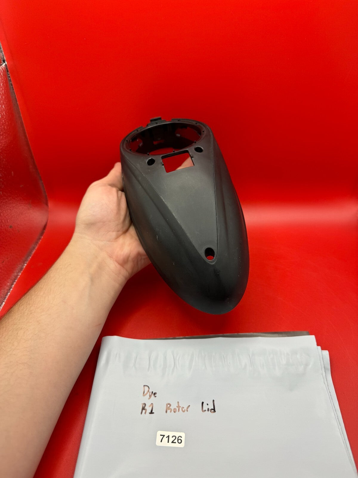 Dye R1 Roter Lid
