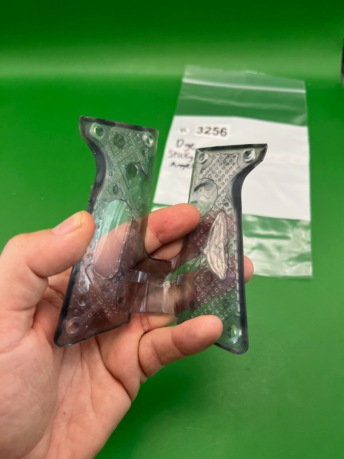 Dye Sticky Grips Angel LCD