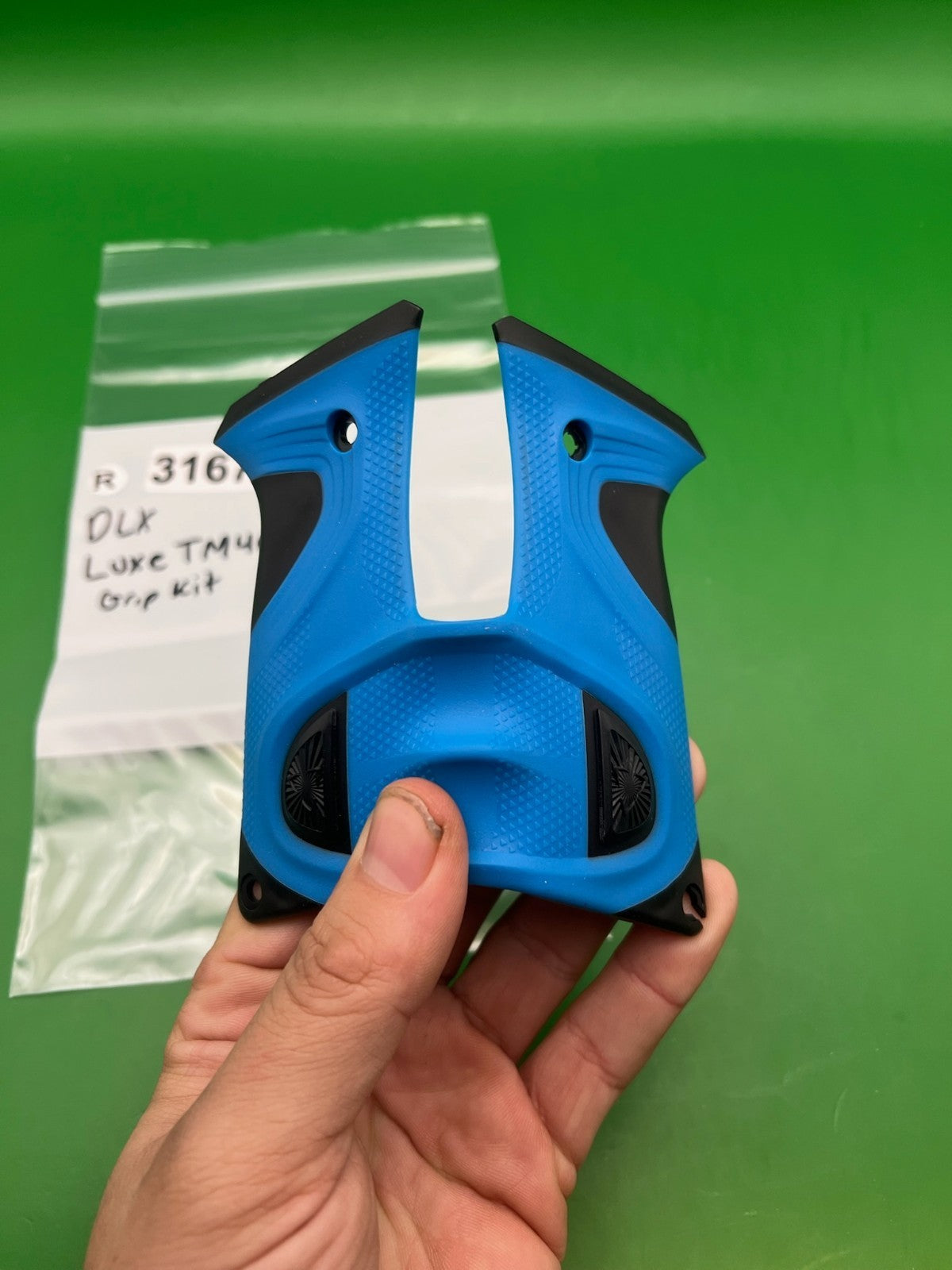 DLX Luxe TM40 Grip Kit