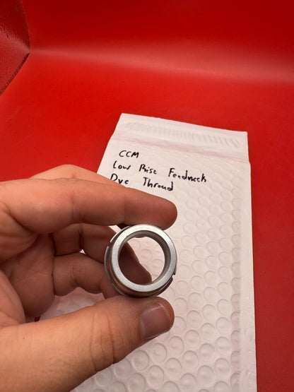 CCM Low Rise Feedneck Dye Thread