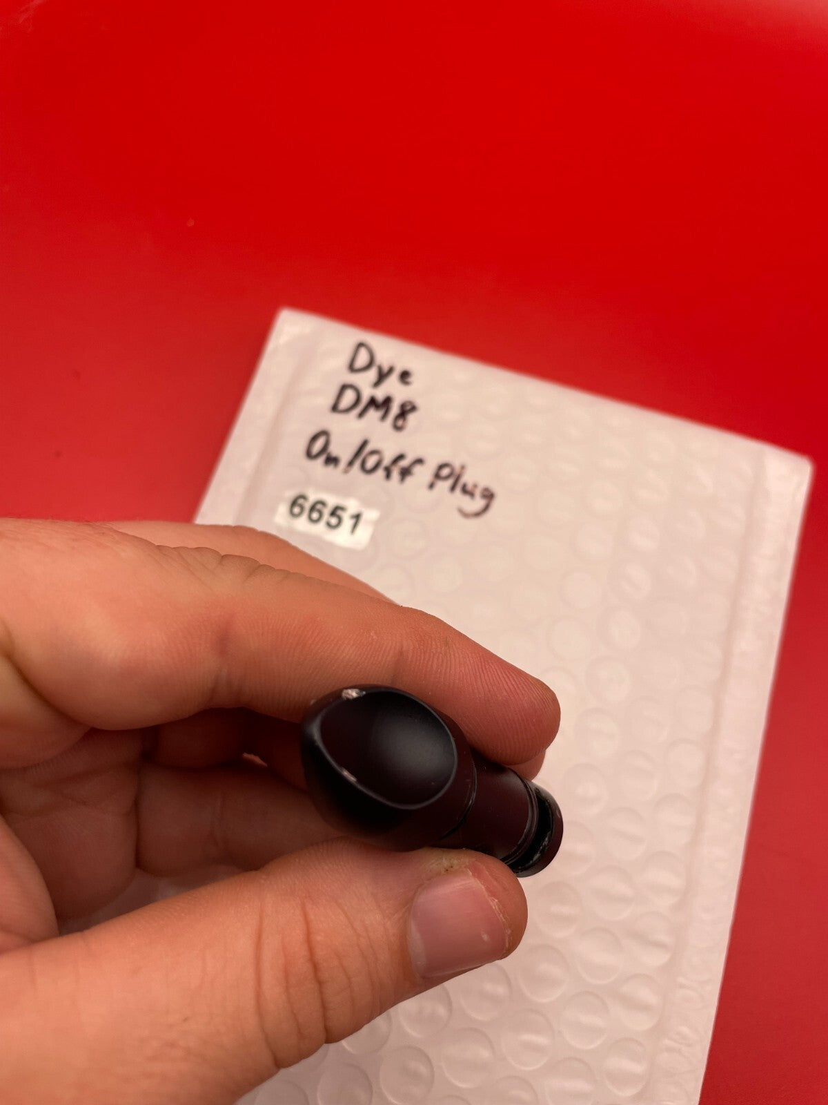 Dye DM8 On/Off Plug