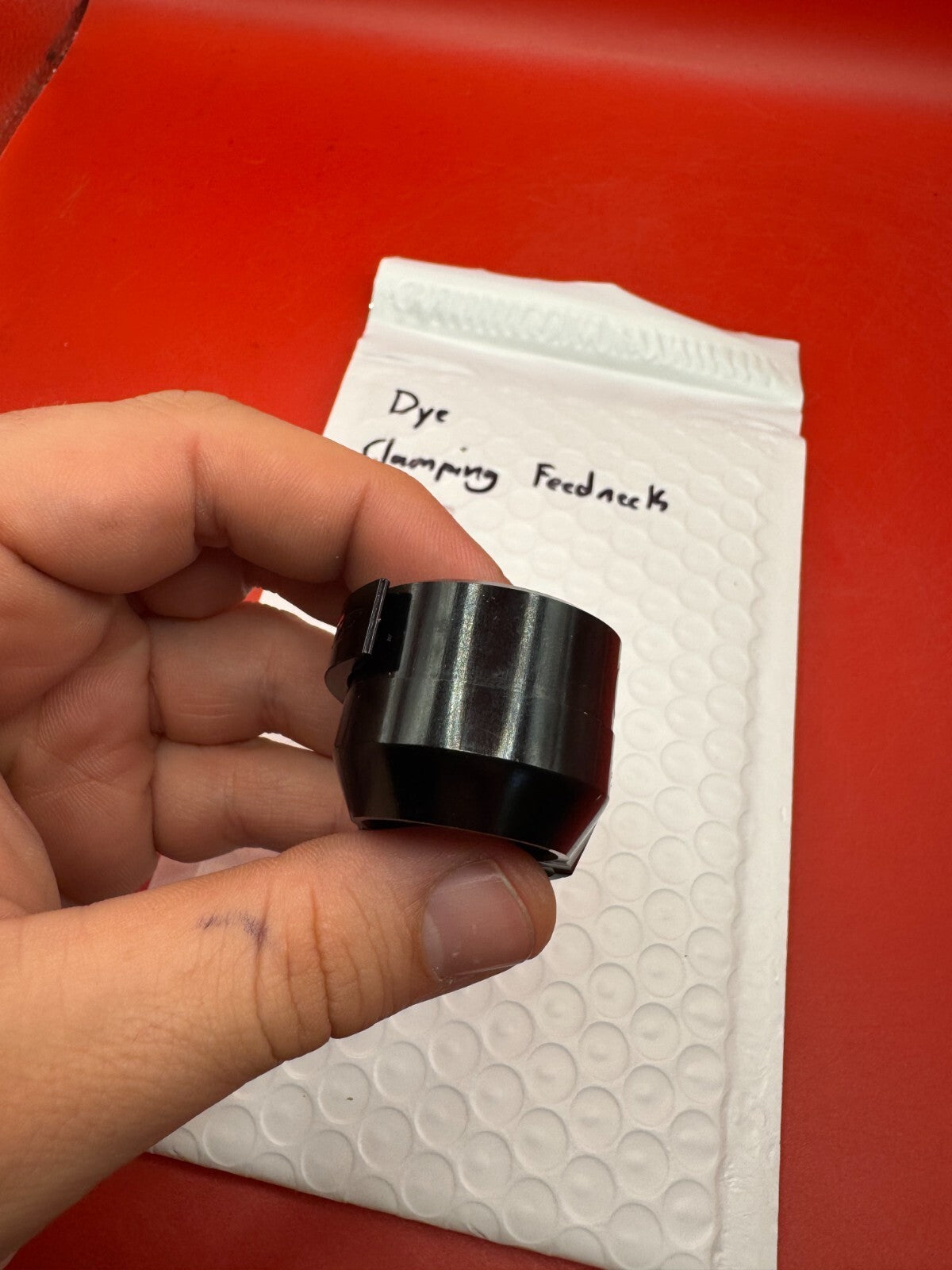 Dye Clamping Feedneck