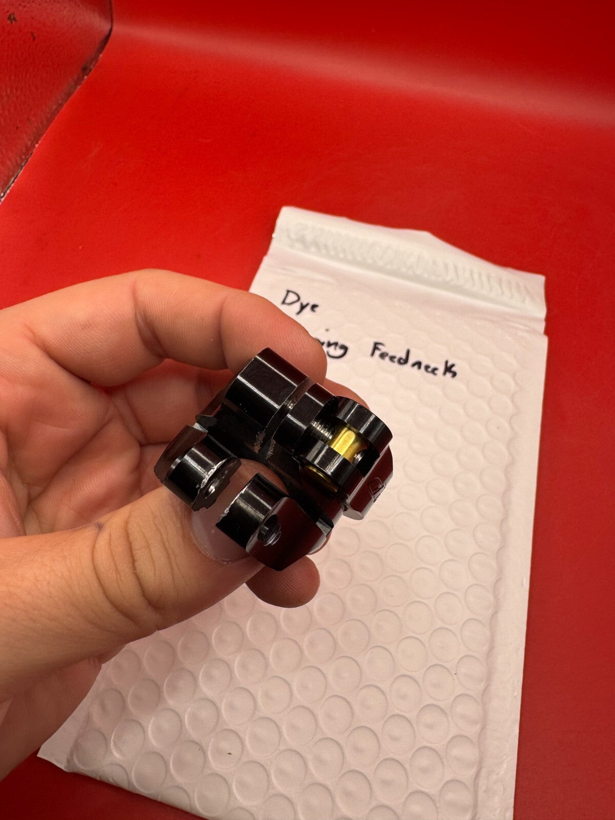 Dye Clamping Feedneck
