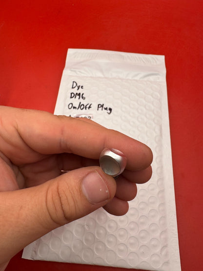 Dye DM6 On/Off Plug