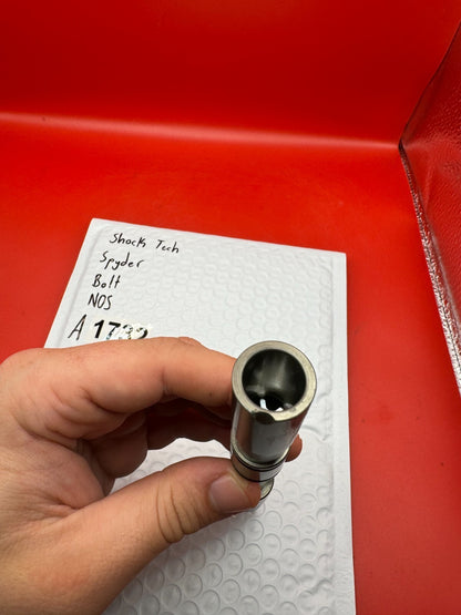 Stock Spyder Bolt NOS - used paintball bolt - silver