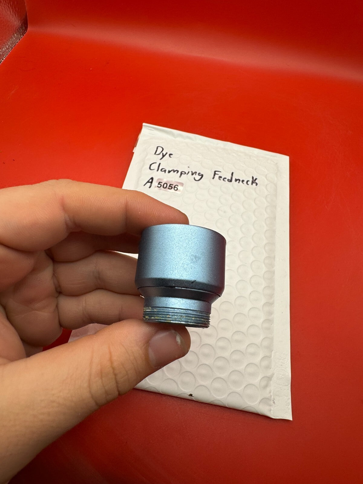 Dye Clamping Feedneck