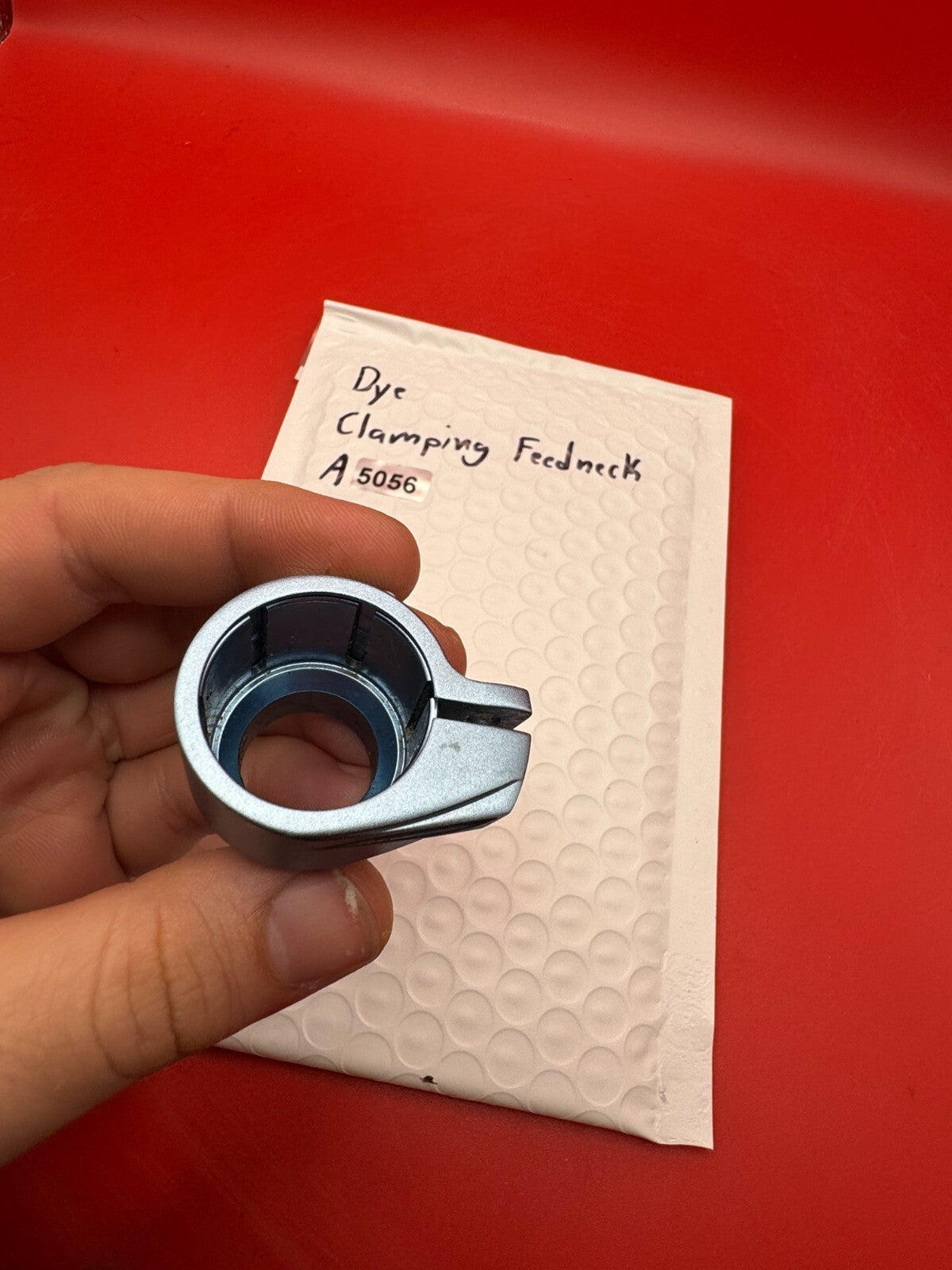 Dye Clamping Feedneck