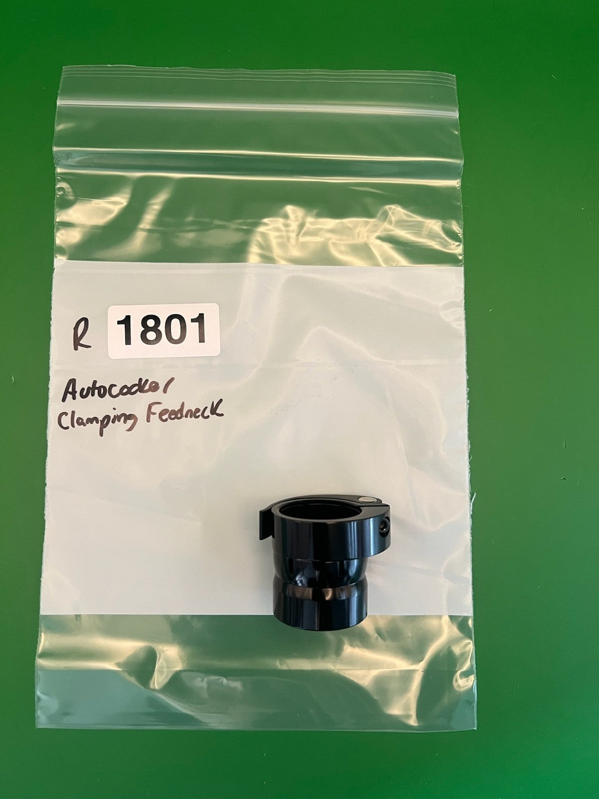 Autococker Clamping Feedneck