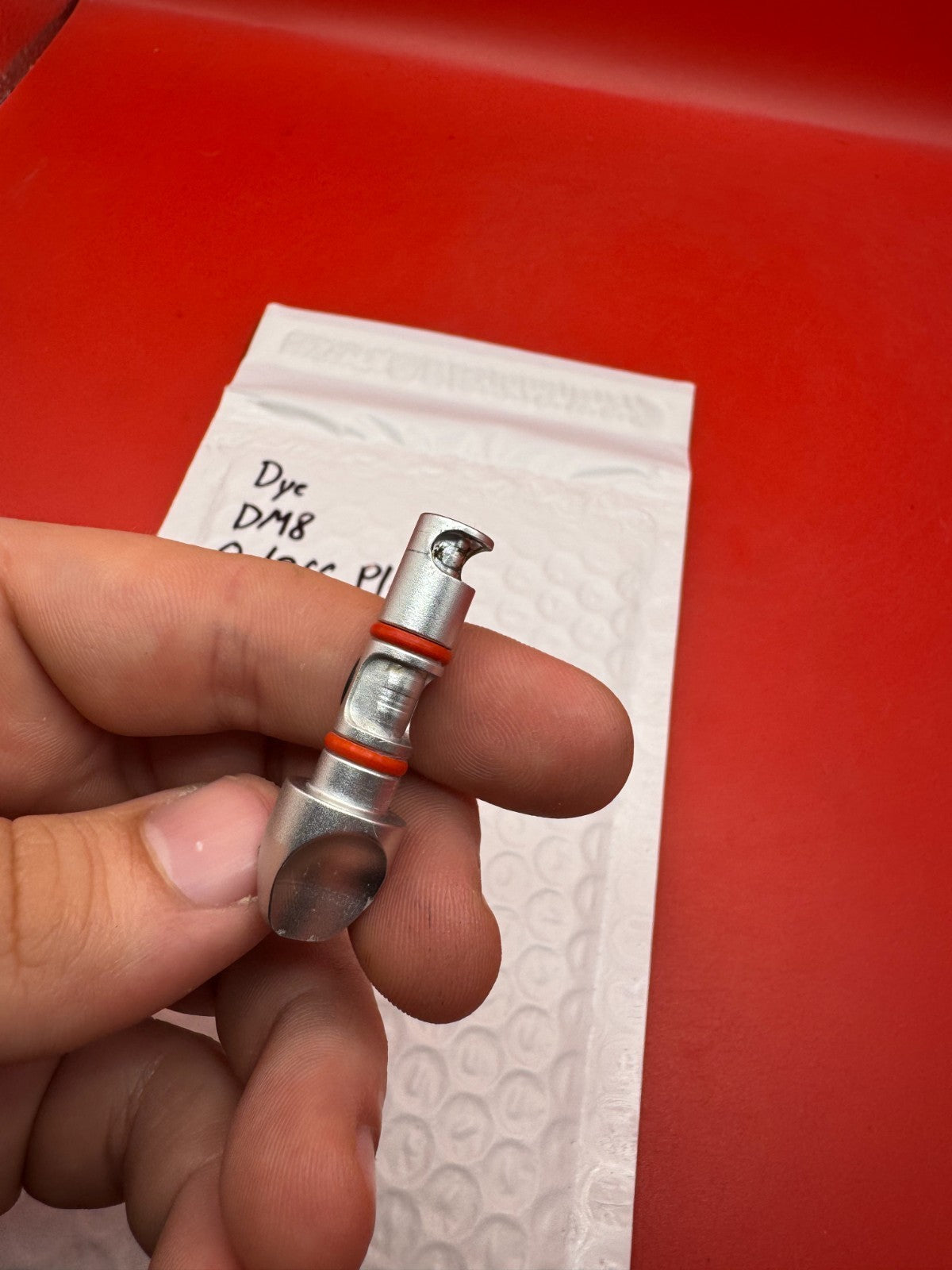 Dye DM8 On/Off Plug