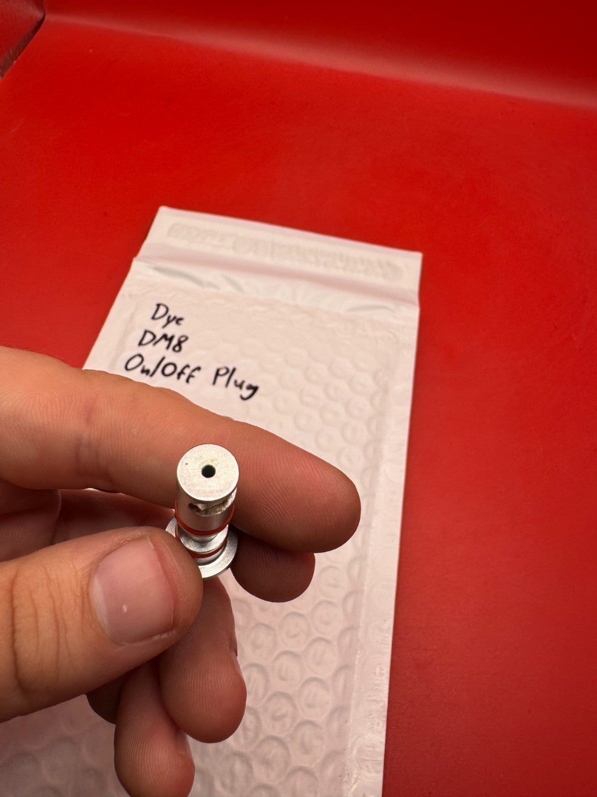 Dye DM8 On/Off Plug