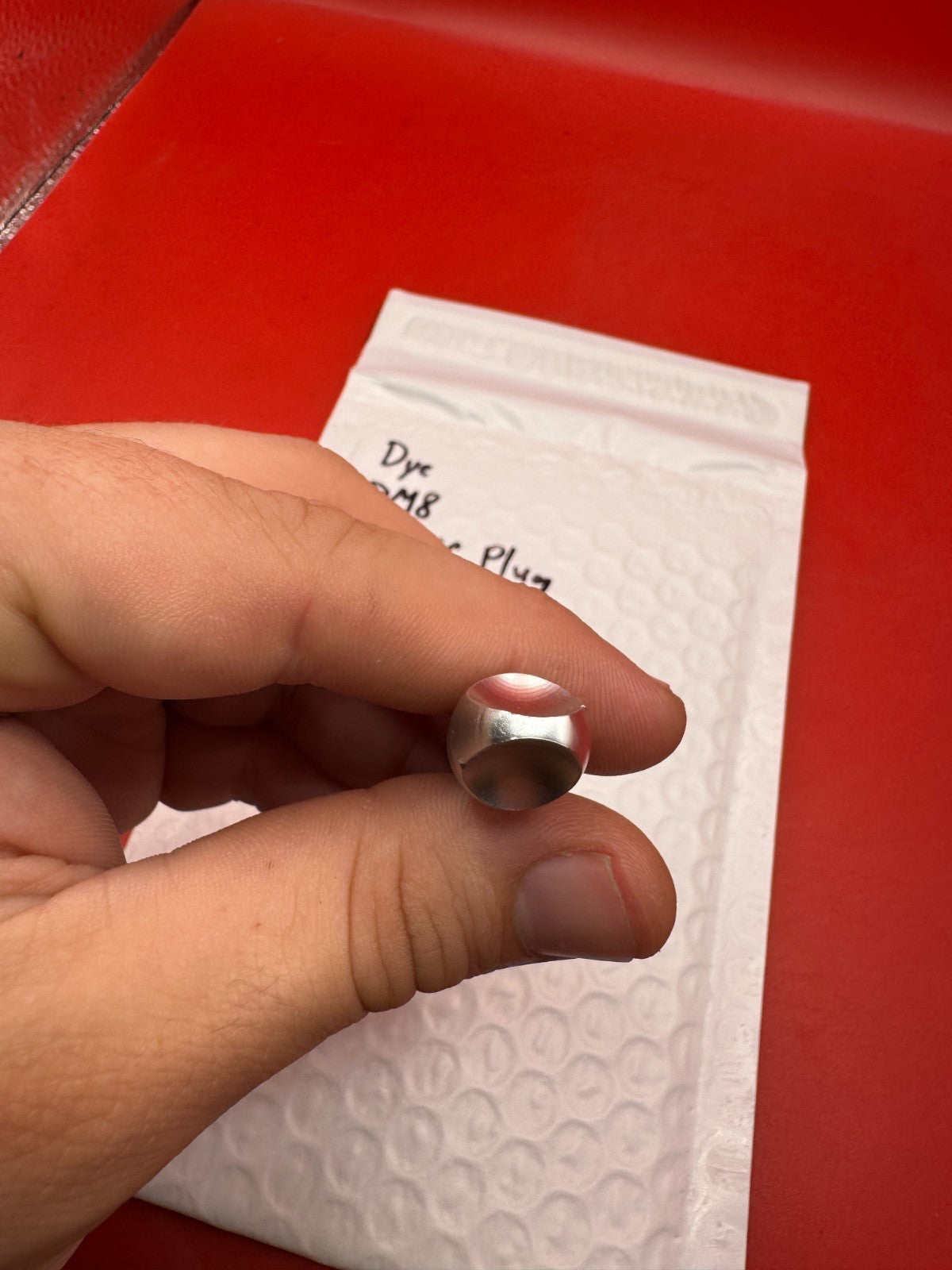Dye DM8 On/Off Plug