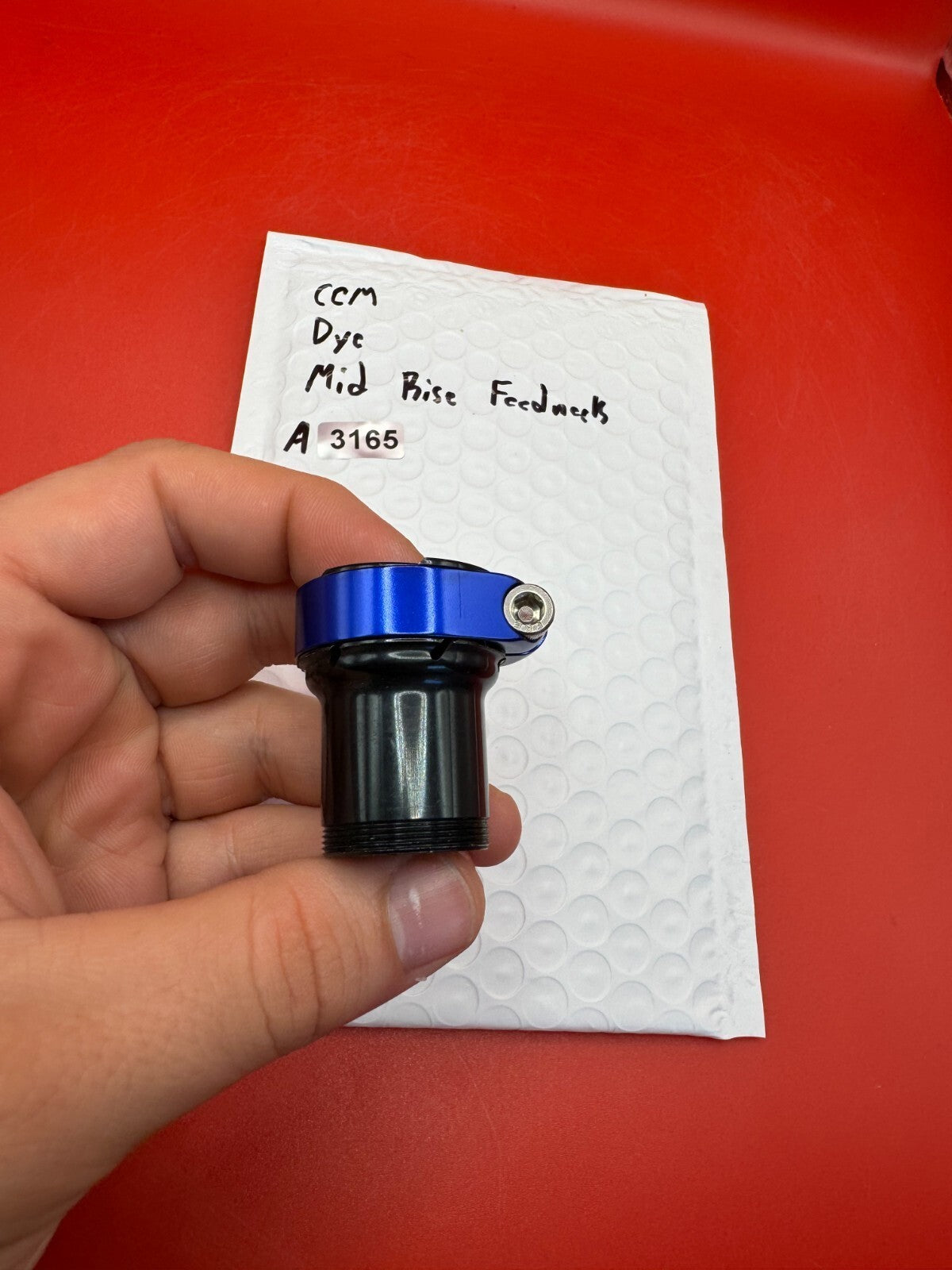 CCM Dye Mid  Rise Feedneck