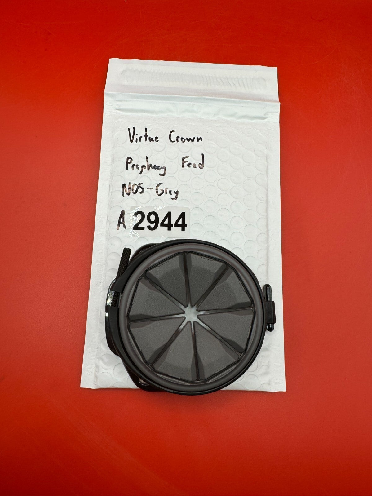 Virtue Crown Prophecy Feed NOS - Grey - used paintball hopper feed lid - grey