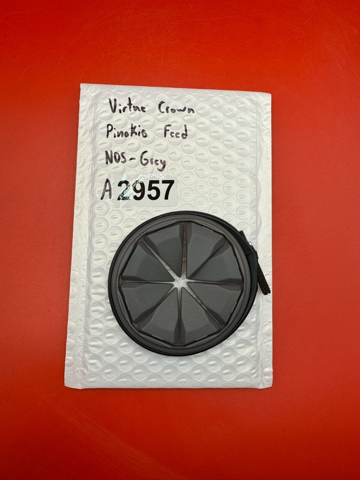 Virtue Crown Pinokio Feed NOS - Grey - used paintball hopper feed lid - grey