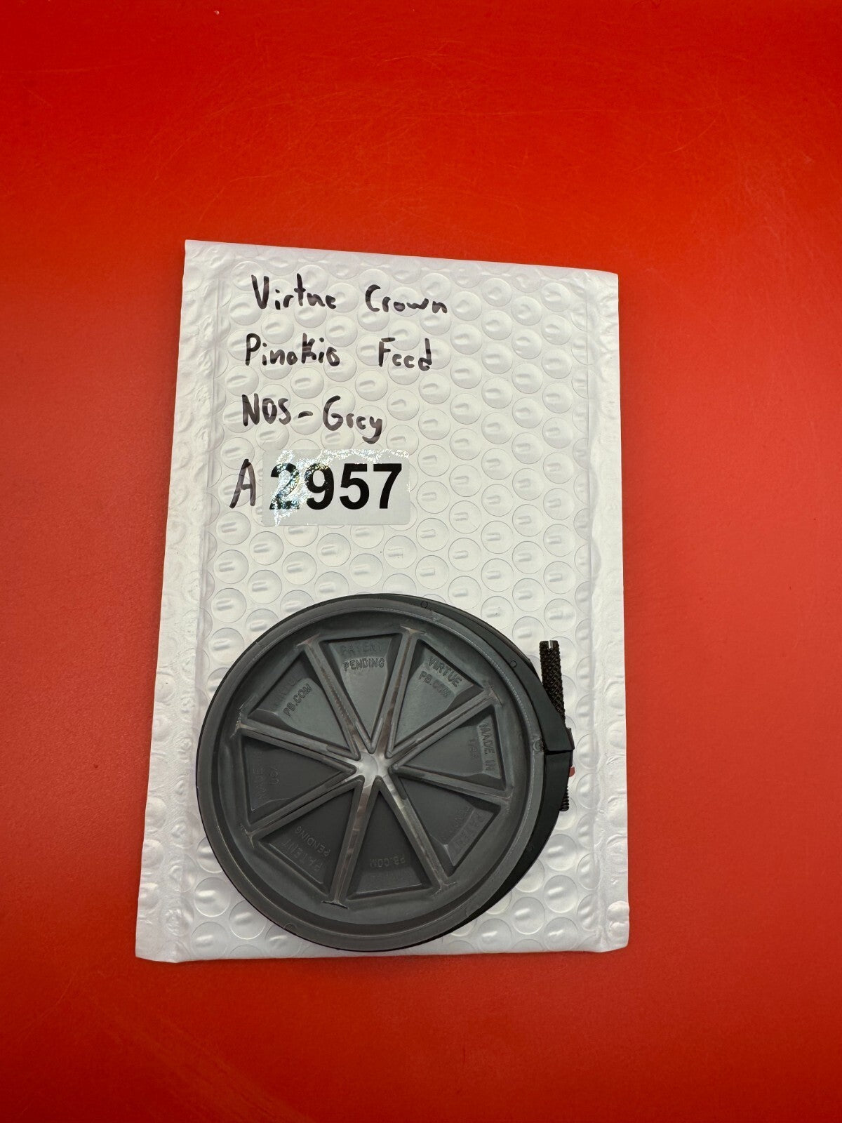 Virtue Crown Pinokio Feed NOS - Grey - used paintball hopper feed lid - grey