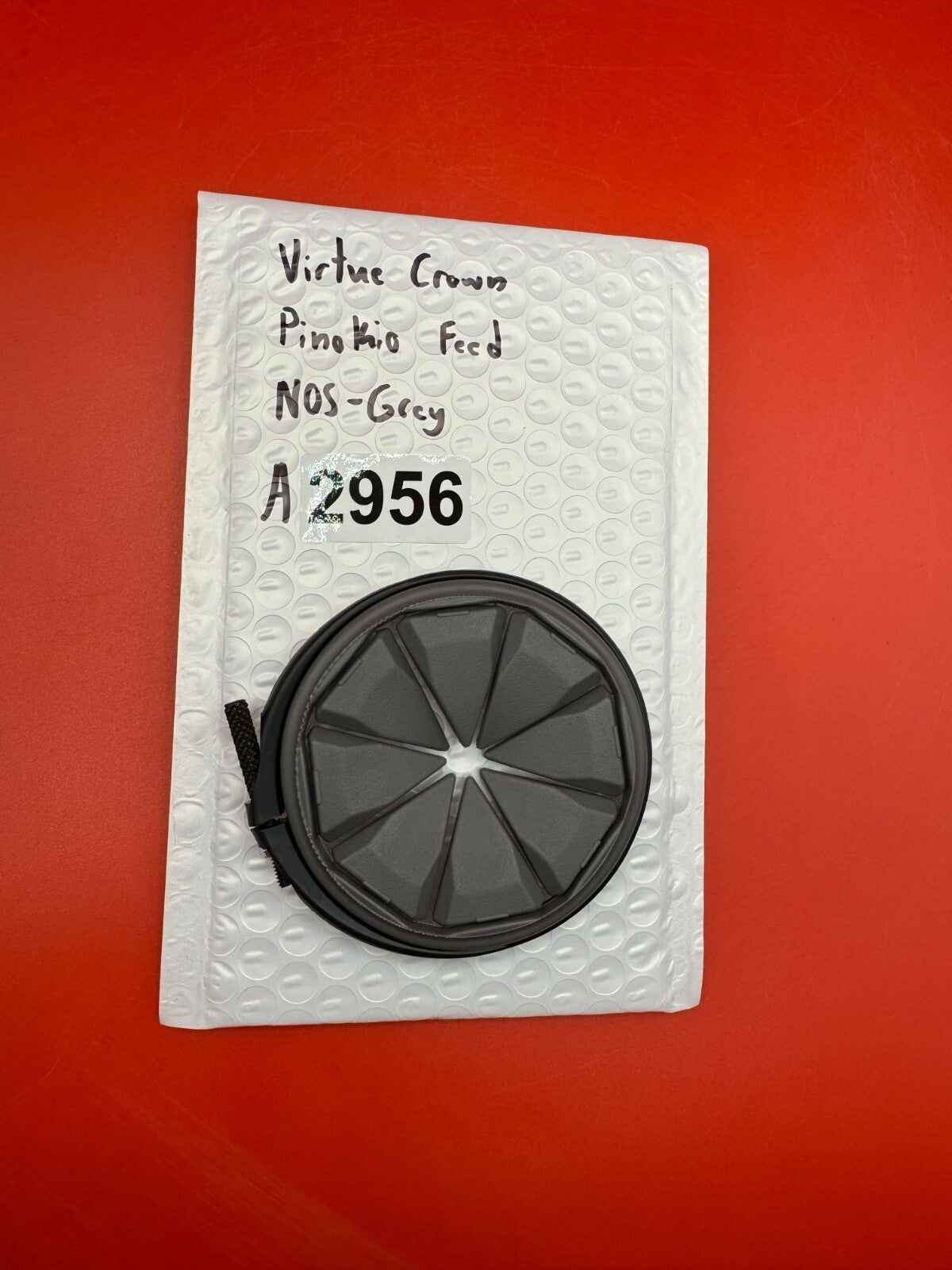 Virtue Crown Pinokio Feed NOS - Grey - used paintball hopper feed lid / crown elastomer - grey